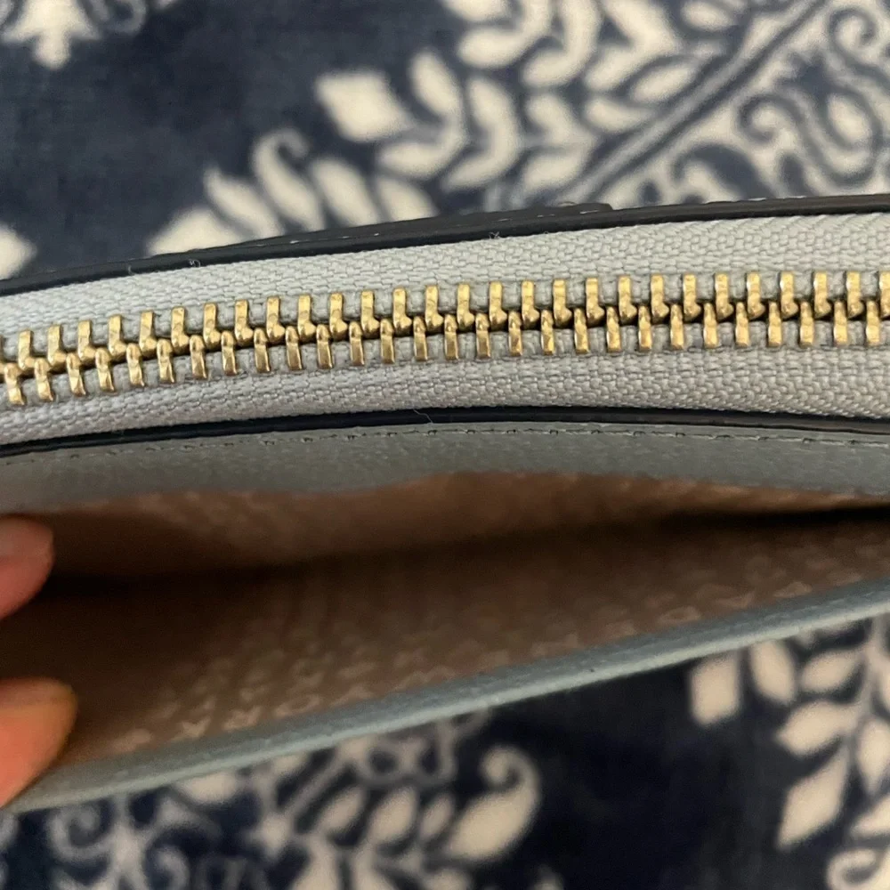 EXCELLENT CONDITION Kate Spade Large Continental Wallet in Light Blue - Picture 5 of 12